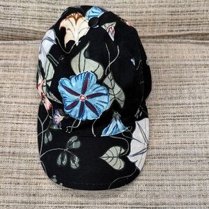 Gucci Black Floral Cotton Baseball Cap with Blue & Cream Blooms Sz S